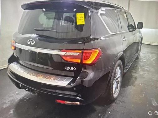 2022 INFINITI QX80 Luxe
