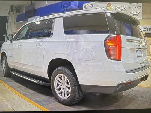 2023 Chevrolet Suburban LT