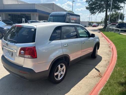 2011 Kia Sorento LX
