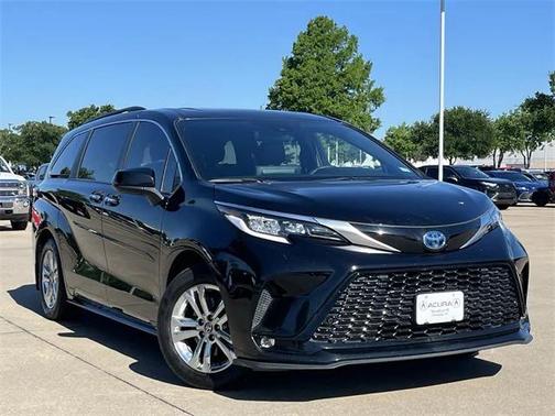 2023 Toyota Sienna XSE 7 Passenger