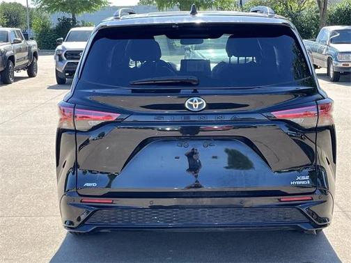 2023 Toyota Sienna XSE 7 Passenger