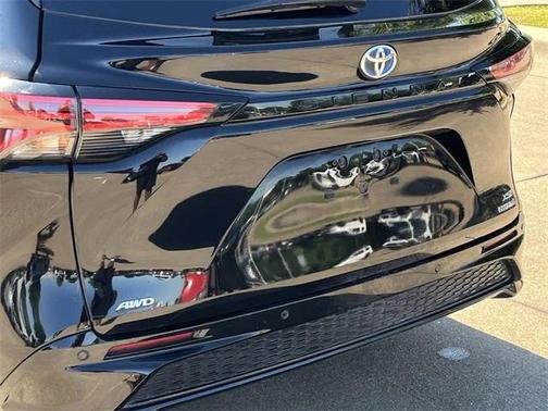 2023 Toyota Sienna XSE 7 Passenger