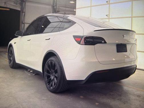 Pearl White Multi-Coat 2021 Tesla Model Y Long Range
