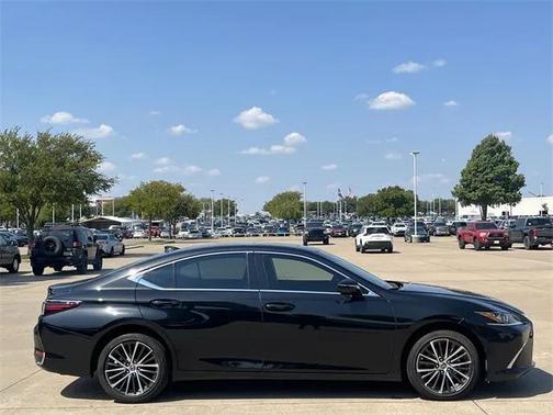 2024 Lexus ES 250 Base