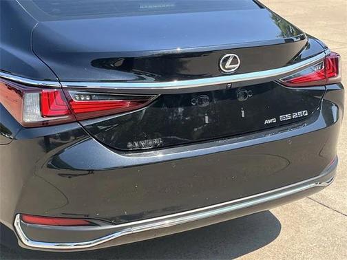 2024 Lexus ES 250 Base