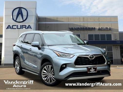 Moon Dust 2024 Toyota Highlander Platinum