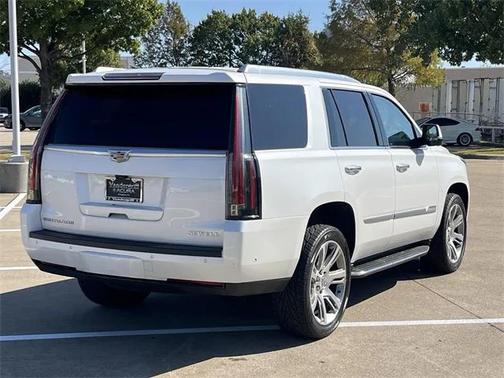 2018 Cadillac Escalade Luxury