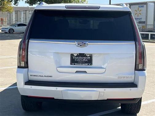 2018 Cadillac Escalade Luxury