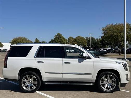 2018 Cadillac Escalade Luxury