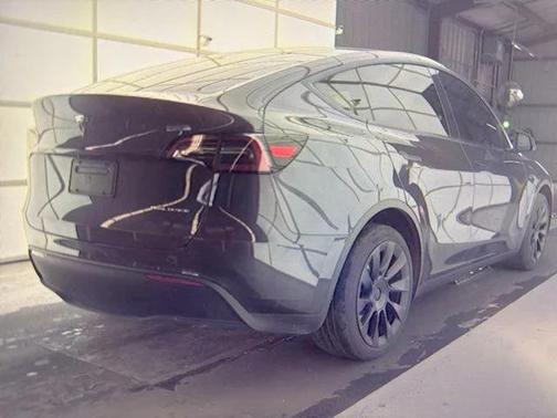 2024 Tesla Model Y Long Range Dual Motor All-Wheel Drive