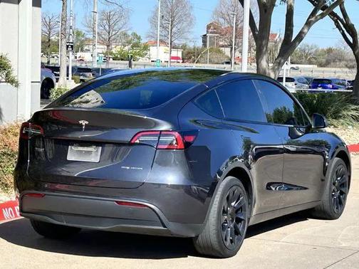 2024 Tesla Model Y Long Range Dual Motor All-Wheel Drive