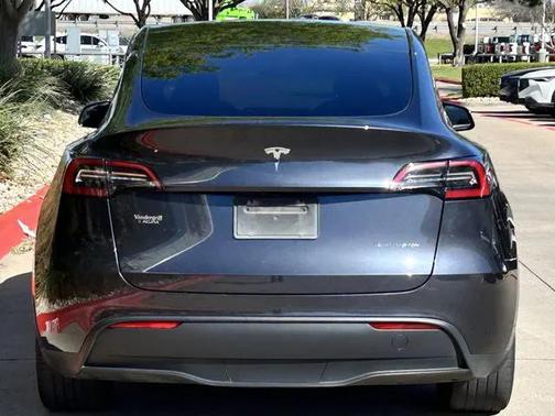 2024 Tesla Model Y Long Range Dual Motor All-Wheel Drive