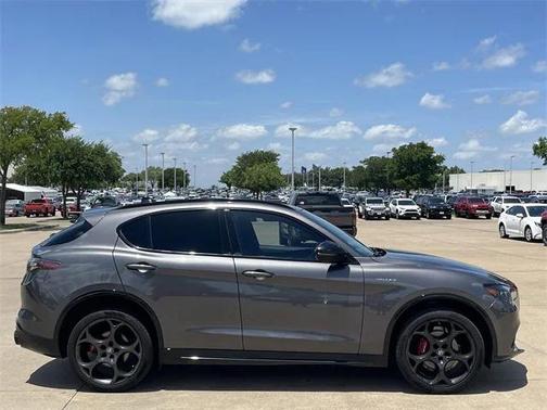 2024 Alfa Romeo Stelvio Ti