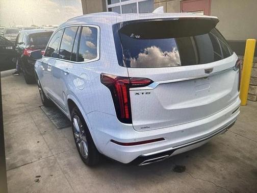 2023 Cadillac XT6 Premium Luxury AWD