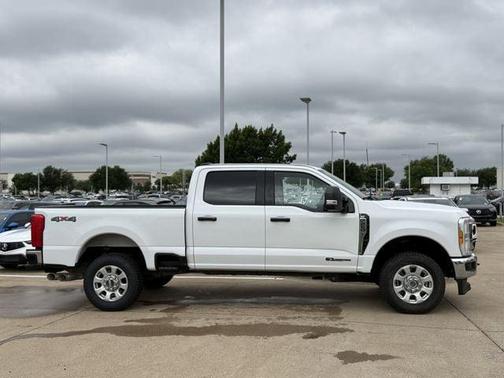 Oxford White 2023 Ford F-250 XLT
