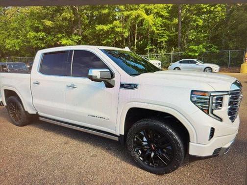 White Frost Tricoat 2022 GMC Sierra 1500 Denali
