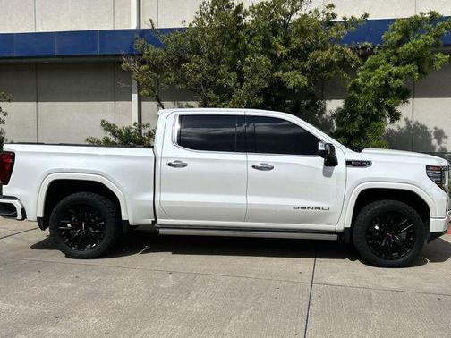 White Frost Tricoat 2022 GMC Sierra 1500 Denali