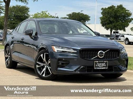 Denim Blue Metallic 2024 Volvo S60 B5 Plus Dark Theme