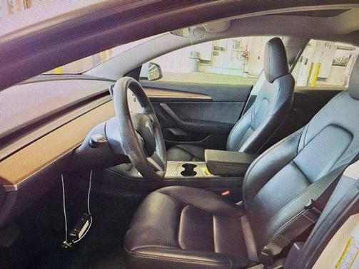 Pearl White Multi-Coat 2023 Tesla Model 3 Standard Range