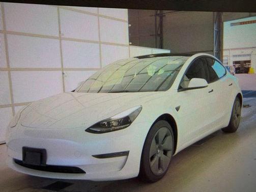 Pearl White Multi-Coat 2023 Tesla Model 3 Standard Range