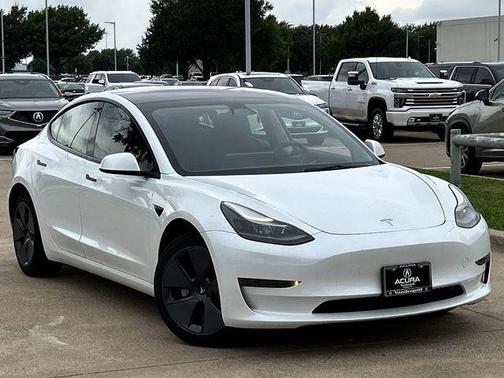Pearl White Multi-Coat 2023 Tesla Model 3 Standard Range