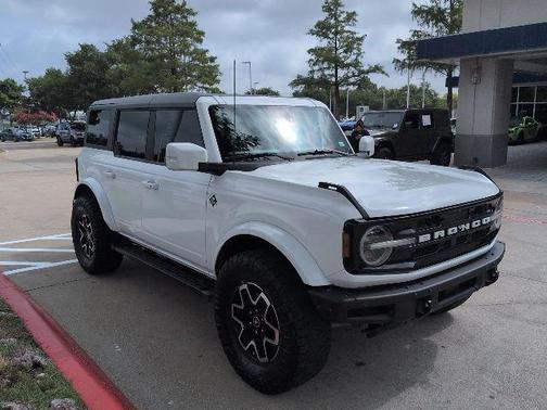 Oxford White 2022 Ford Bronco Outer Banks