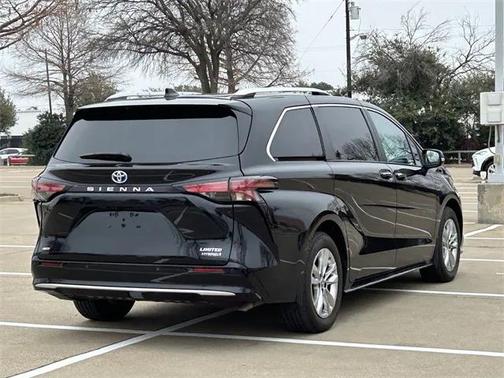 2024 Toyota Sienna Limited