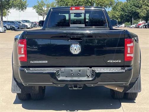 2022 RAM 3500 Laramie Crew Cab 4x4 8' Box