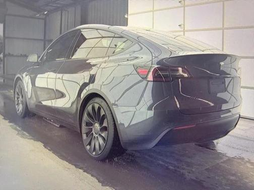 2022 Tesla Model Y Performance Dual Motor All-Wheel Drive