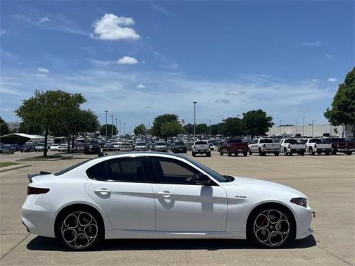 2022 Alfa Romeo Giulia Ti