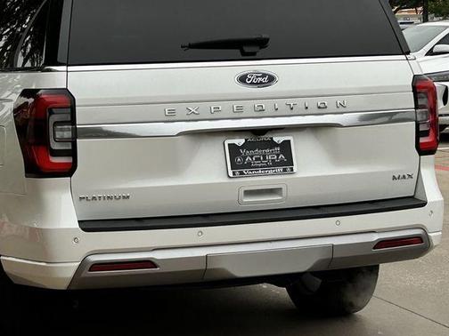 Star White Metallic Tri-Coat 2023 Ford Expedition Max Platinum