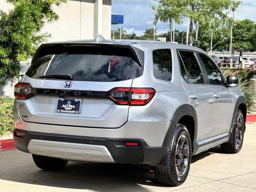 Lunar Silver Metallic 2025 Honda Pilot EX-L