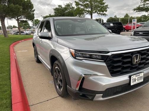 Lunar Silver Metallic 2025 Honda Pilot EX-L