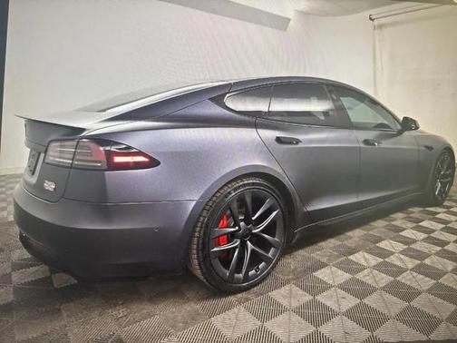 2022 Tesla Model S Plaid