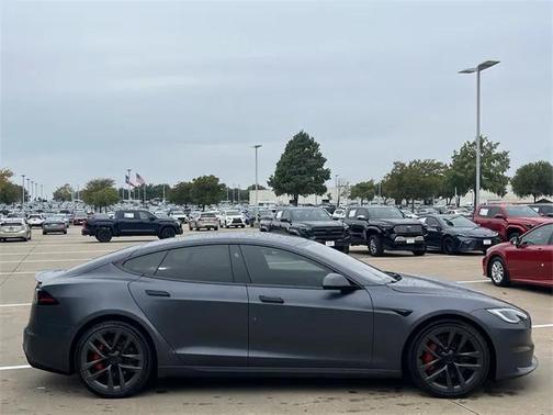 2022 Tesla Model S Plaid
