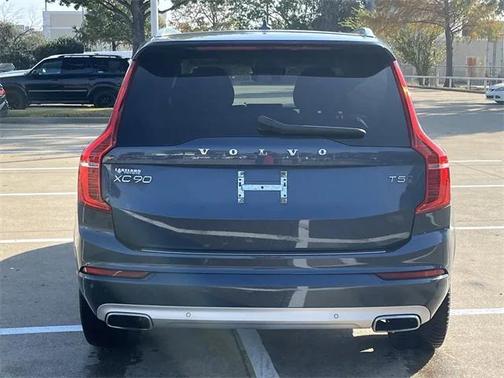 2021 Volvo XC90 T5 Momentum
