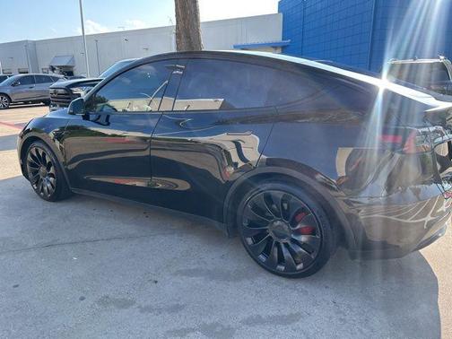 Solid Black 2022 Tesla Model Y Performance Dual Motor All-Wheel Drive