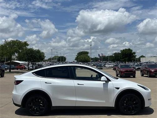2023 Tesla Model Y Long Range Dual Motor All-Wheel Drive
