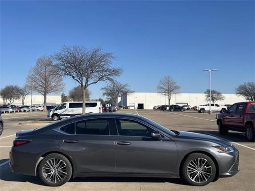 2022 Lexus ES 350 Base