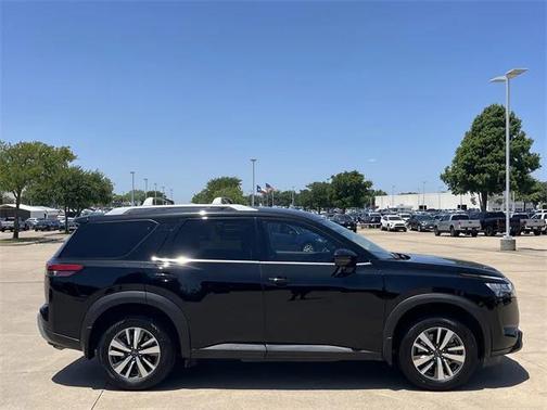 2024 Nissan Pathfinder SL FWD