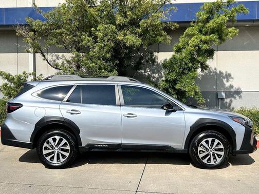 Ice Silver Metallic 2025 Subaru Outback Premium
