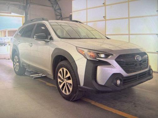Ice Silver Metallic 2025 Subaru Outback Premium