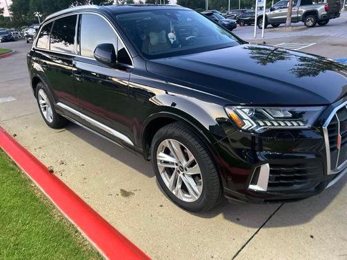 Mythos Black Metallic 2023 Audi Q7 55 Premium