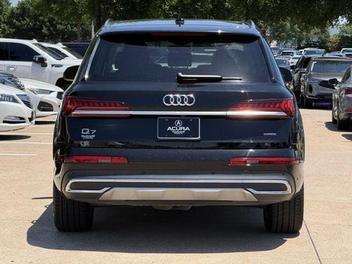 Mythos Black Metallic 2023 Audi Q7 55 Premium