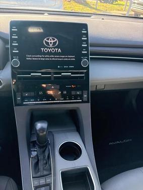 2020 Toyota Avalon XLE
