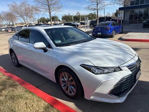 2020 Toyota Avalon XLE