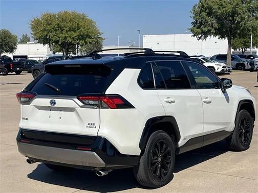 2022 Toyota RAV4 Hybrid SE