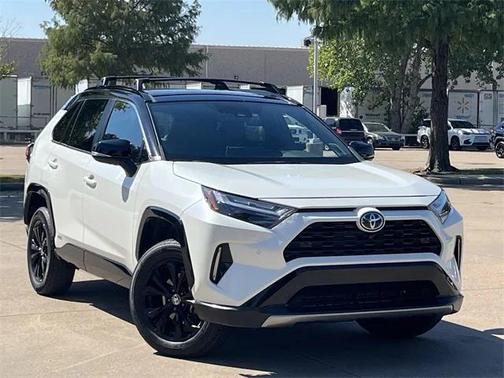 2022 Toyota RAV4 Hybrid SE