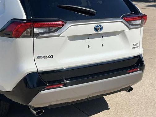 2022 Toyota RAV4 Hybrid SE