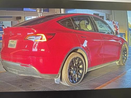 2022 Tesla Model Y Long Range Dual Motor All-Wheel Drive